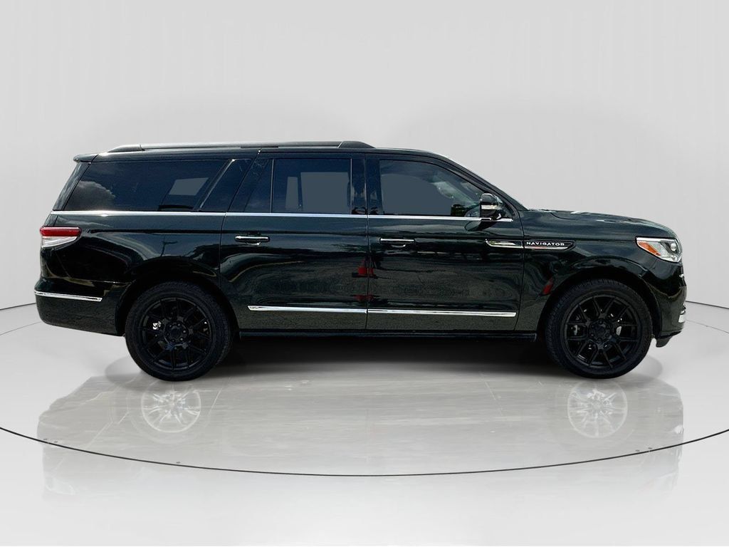 Used 2022 Lincoln Navigator L Black Label AWD/4WD image 8
