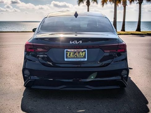 Used 2022 Kia Forte LXS FWD image 6