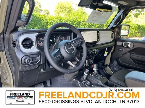 New 2025 Jeep Gladiator Sport AWD/4WD image 18