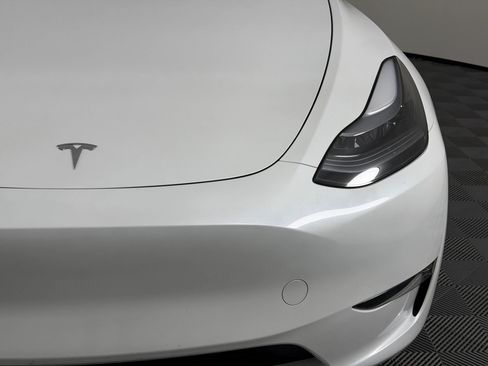 Used 2025 Tesla Model Y Long Range AWD/4WD image 5