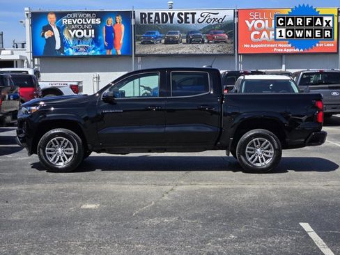 Used 2025 Chevrolet Colorado LT w/ LT Convenience Package image 4