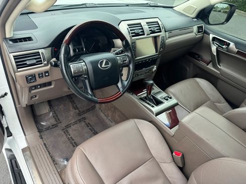 Used 2014 Lexus GX 460 w/ Premium Package AWD/4WD image 21