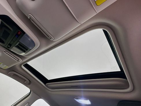 Used 2024 Subaru Crosstrek 2.0i Premium image 24