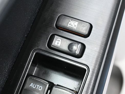 Used 2012 Toyota Camry LE FWD image 13