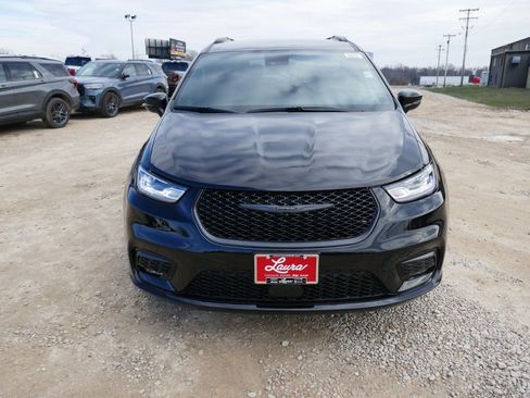 New 2026 Chrysler Pacifica Select w/ S Appearance Package FWD image 8