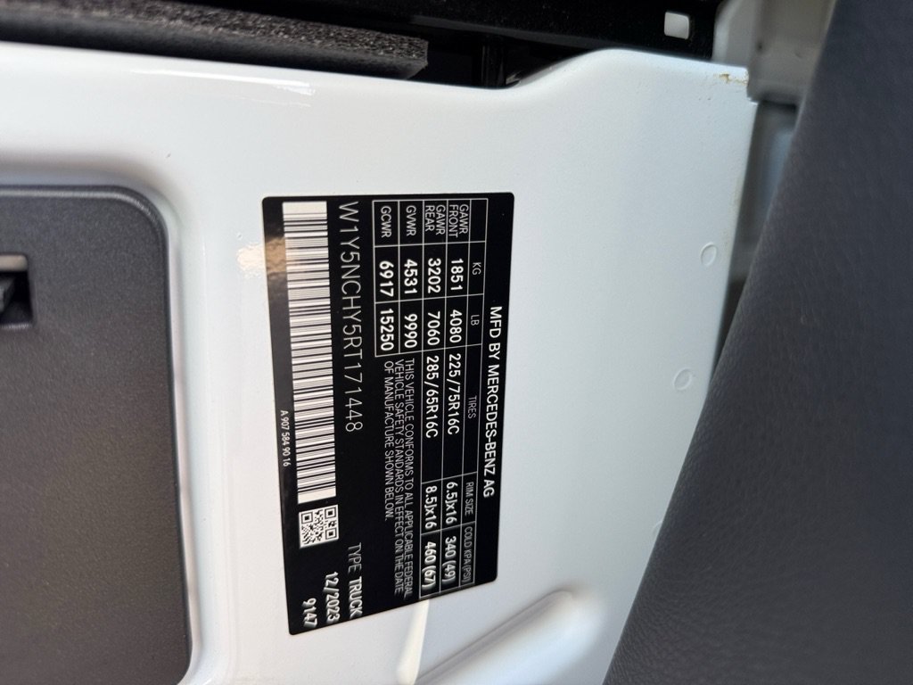 Used 2024 Mercedes-Benz Sprinter 3500 image 34