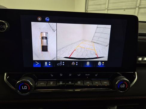 Used 2024 Chevrolet Colorado Z71 w/ Z71 Convenience Package 2 image 15