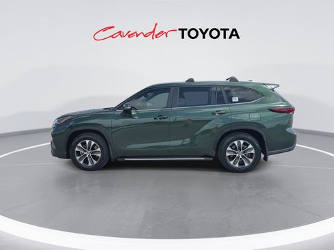 Certified 2024 Toyota Highlander XLE FWD image 5