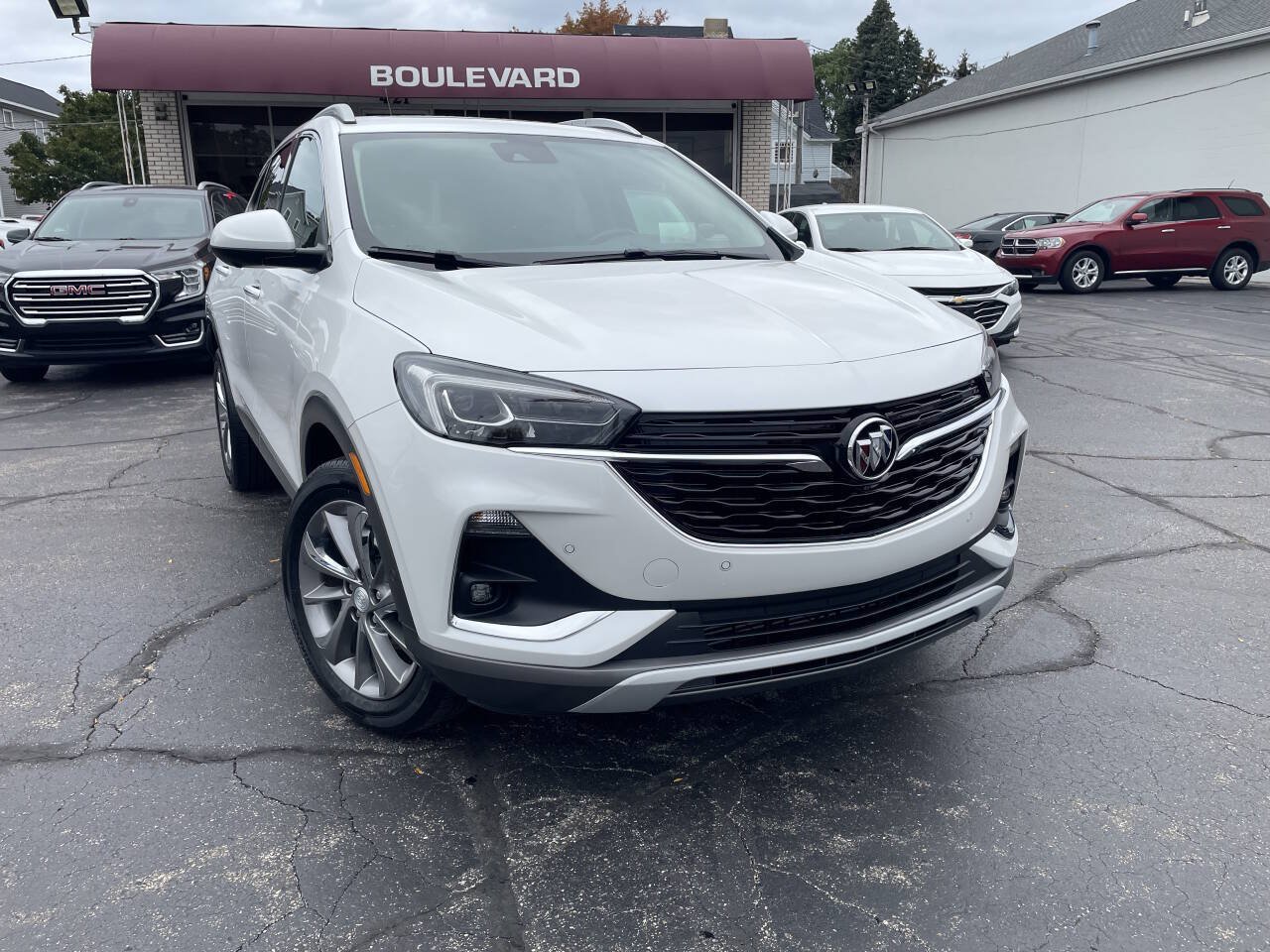 Used 2023 Buick Encore GX Essence w/ Advanced Technology Package AWD/4WD image 1