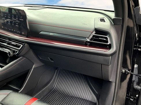 Used 2025 Chevrolet Traverse RS w/ LPO, Floor Liner Package image 18