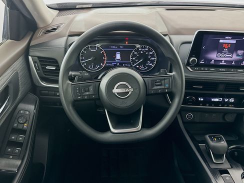 Used 2023 Nissan Rogue SV FWD image 18