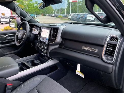 Used 2025 RAM 1500 Big Horn AWD/4WD image 14