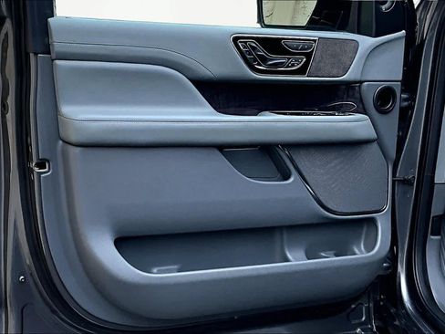 Used 2021 Lincoln Navigator Reserve RWD image 22