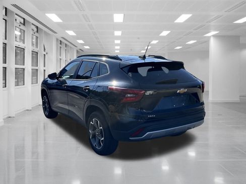 Used 2025 Chevrolet Trax LT image 7