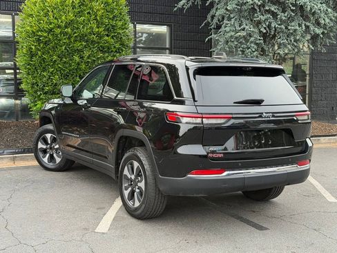 Used 2022 Jeep Grand Cherokee Limited 4xe w/ Luxury Tech Group II AWD/4WD image 19