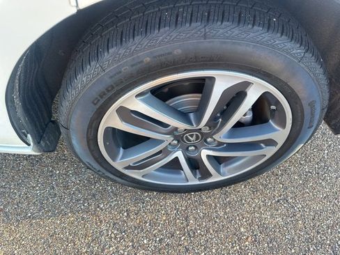 Used 2017 Acura MDX Sport Hybrid w/ Advance Pkg image 16