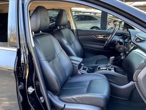 Certified 2022 Nissan Rogue Sport SL image 8