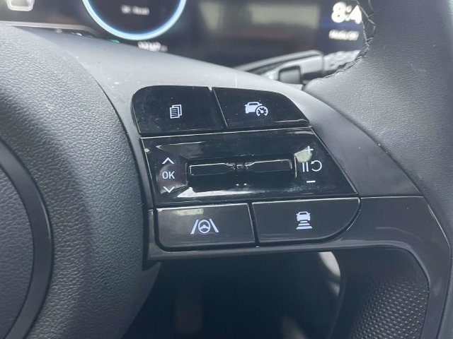 Used 2025 Hyundai Elantra Limited FWD image 26