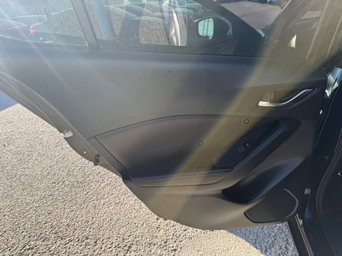 Used 2017 MAZDA MAZDA3 Touring w/ Popular Equipment Package image 15