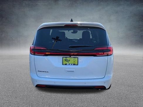 New 2026 Chrysler Pacifica Select FWD image 5