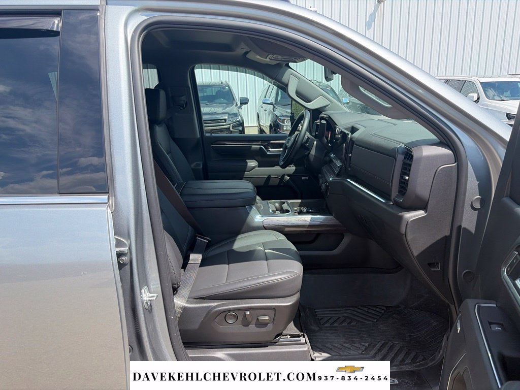 Used 2025 Chevrolet Silverado 2500 LTZ w/ LTZ Plus Package AWD/4WD image 28