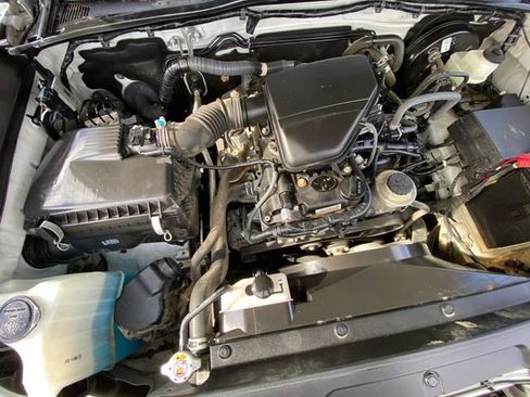 Used 2020 Toyota Tacoma SR5 image 28