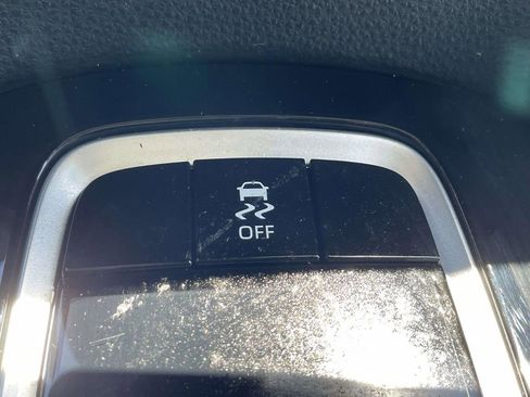 Used 2024 Toyota Corolla LE image 32