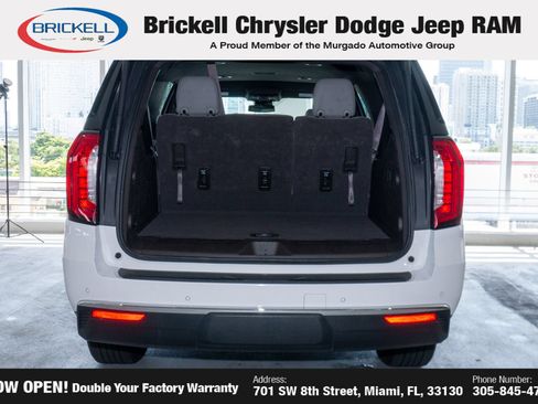 Used 2024 GMC Yukon XL SLT RWD image 9