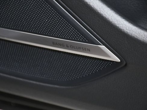 Used 2023 Audi S8 image 20