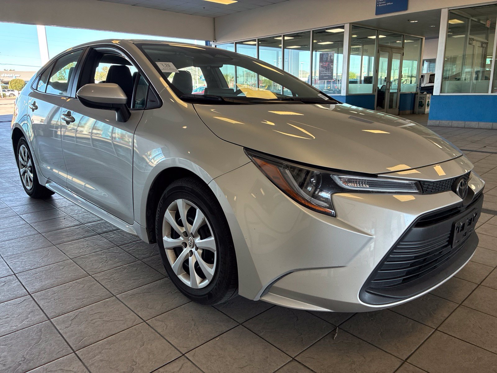 Used 2025 Toyota Corolla LE FWD image 7