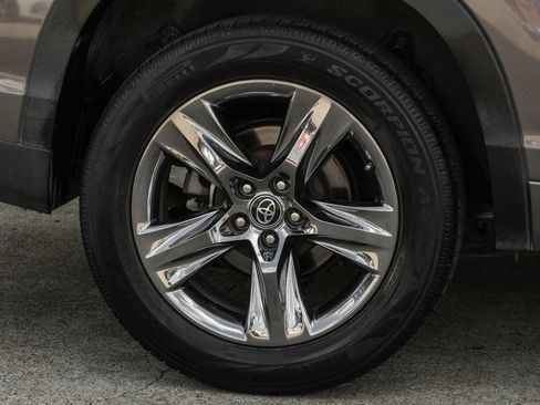 Used 2017 Toyota Highlander Limited Platinum FWD image 55