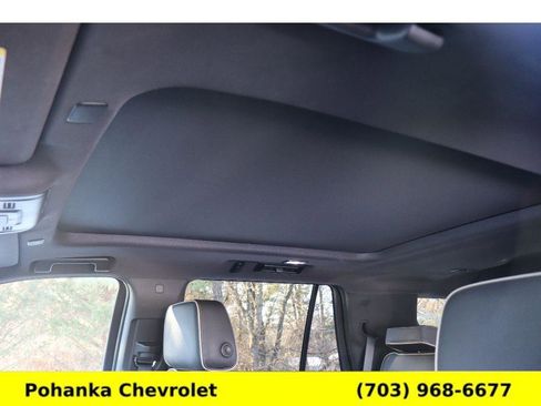 Certified 2023 GMC Yukon SLT w/ SLT Luxury Package image 19