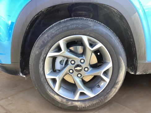 Used 2025 Chevrolet Trax LT w/ Driver Confidence Package image 33