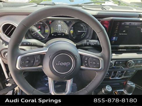 Used 2025 Jeep Wrangler Unlimited Sahara AWD/4WD image 23
