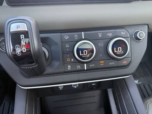 Used 2023 Land Rover Defender 110 SE AWD/4WD image 23