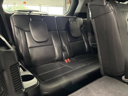 Used 2021 Ford Explorer XLT w/ Equipment Group 202A AWD/4WD image 19