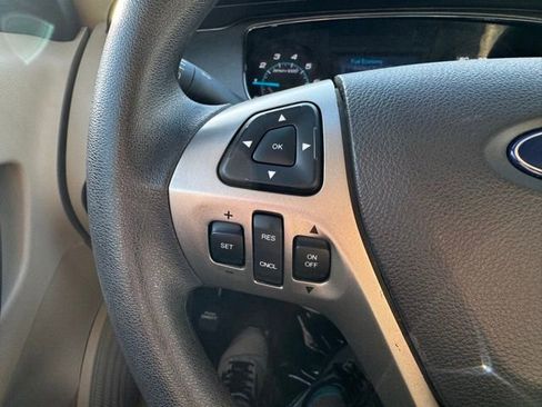 Used 2018 Ford Taurus SE image 20