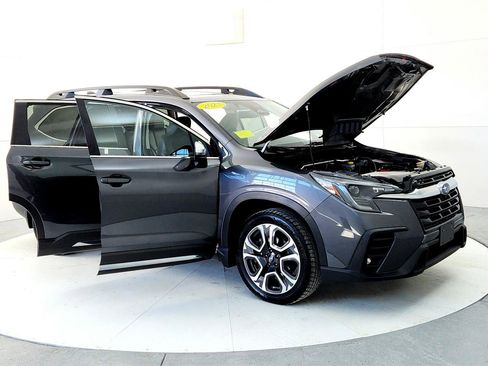 Used 2023 Subaru Ascent Limited w/ Technology Package image 12