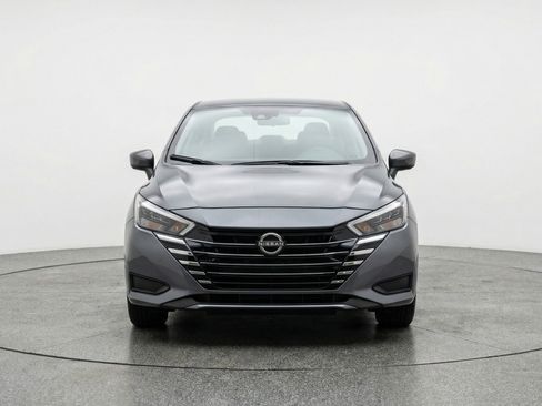 Used 2025 Nissan Versa SV image 2