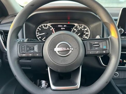 Used 2023 Nissan Rogue SV image 41