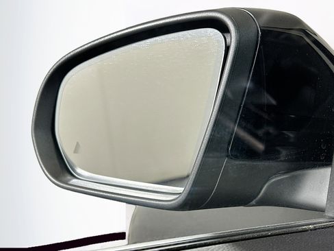 Used 2025 Mercedes-Benz GLA 250 image 16