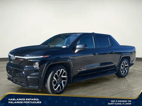 Certified 2025 Chevrolet Silverado EV RST AWD/4WD image 2