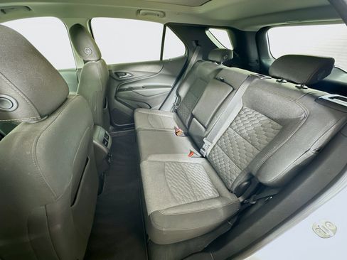 Used 2018 Chevrolet Equinox LT w/ Sun & Infotainment Package image 27