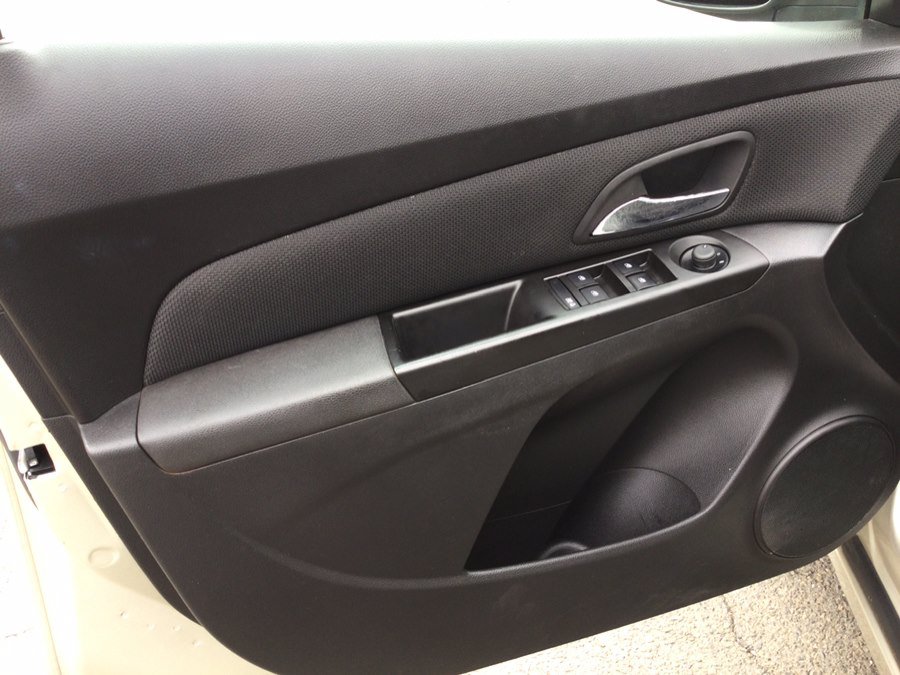 Used 2013 Chevrolet Cruze Eco w/ Enhanced Safety Package FWD image 18