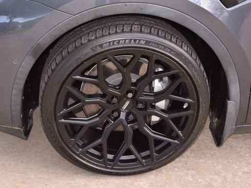 Used 2021 Tesla Model Y Long Range image 34