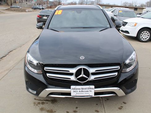 Used 2018 Mercedes-Benz GLC 300 4MATIC image 3