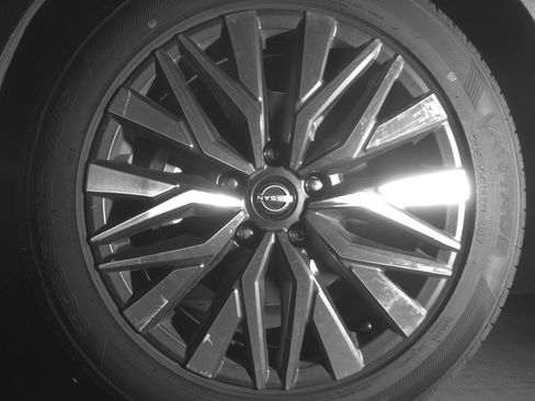 Used 2025 Nissan Altima 2.5 SV image 12