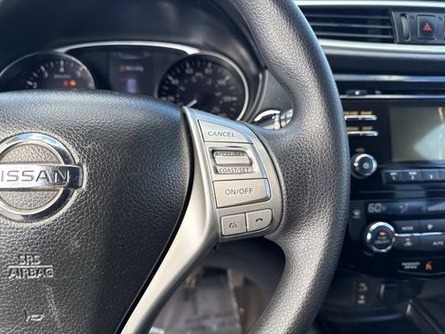 Used 2016 Nissan Rogue SV image 31