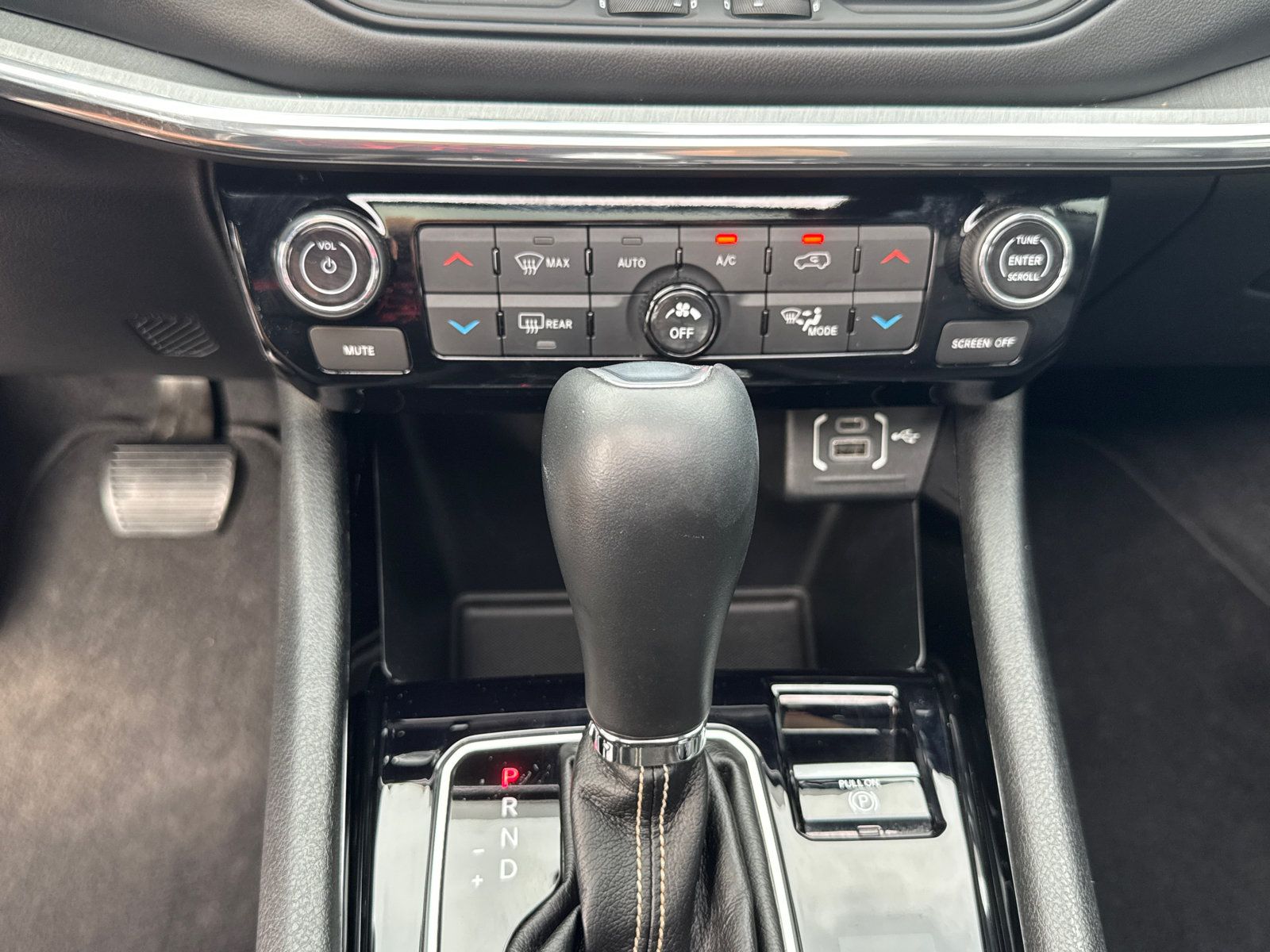 Used 2022 Jeep Compass High Altitude AWD/4WD image 13