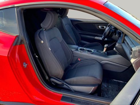 Used 2025 Ford Mustang GT RWD image 9